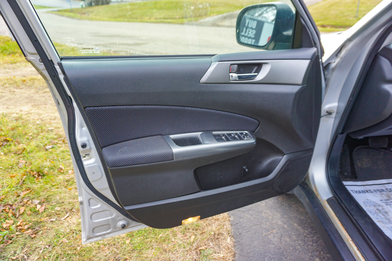 Subaru Forester 4dr Auto 2.5X Premium w/All-Weather Pkg 2011