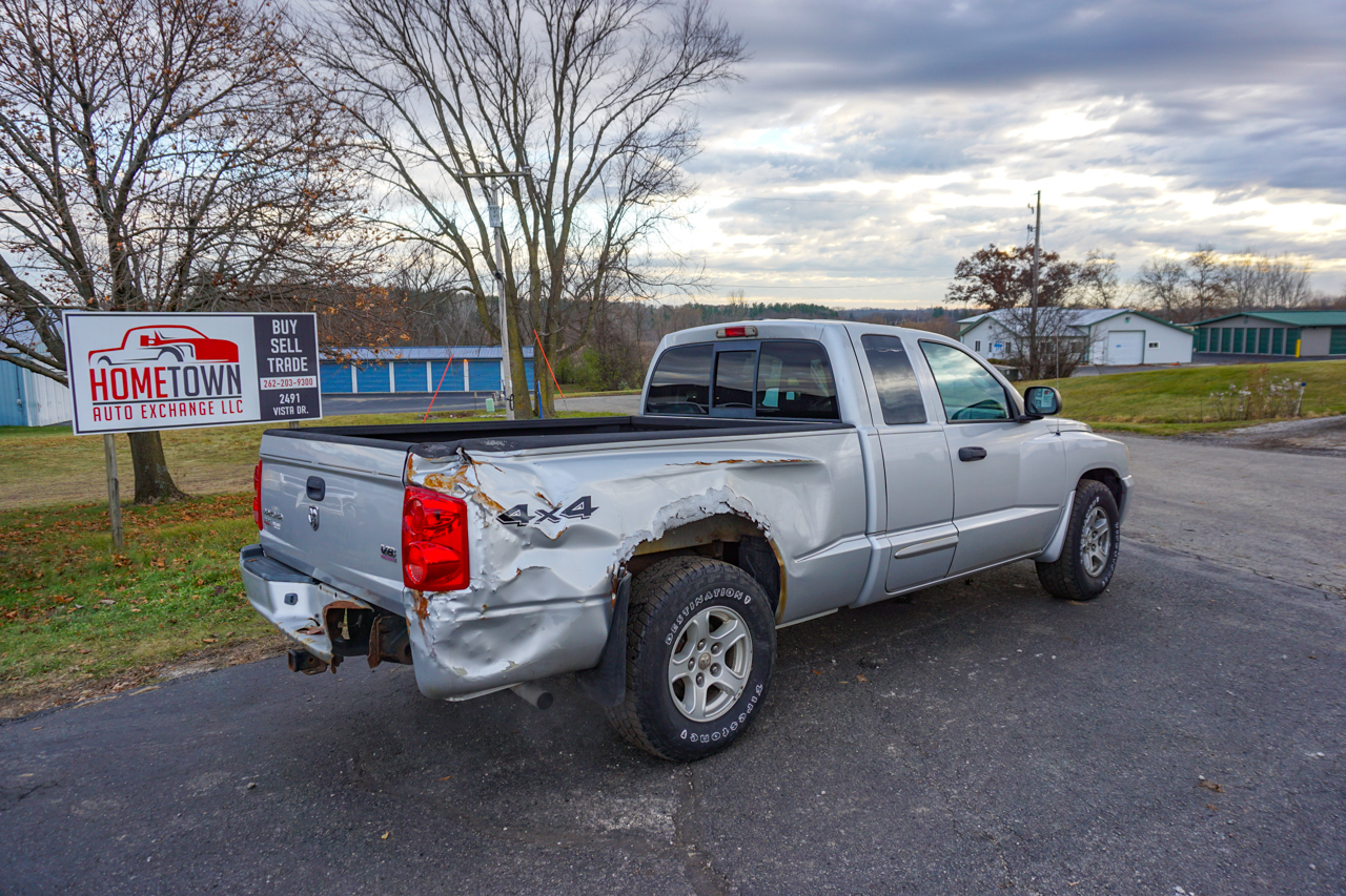 Dodge Dakota 2dr Club Cab 131 4WD SLT 2006