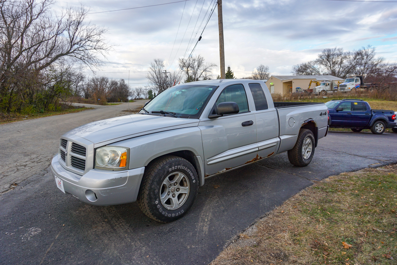 Dodge Dakota 2dr Club Cab 131 4WD SLT 2006