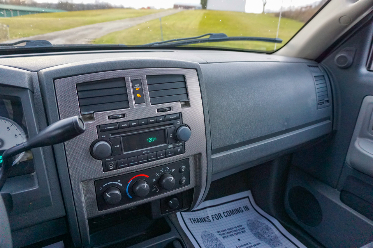 Dodge Dakota 2dr Club Cab 131 4WD SLT 2006