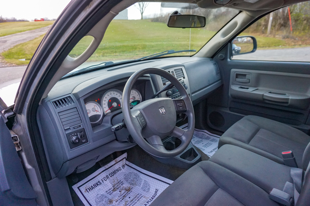 Dodge Dakota 2dr Club Cab 131 4WD SLT 2006