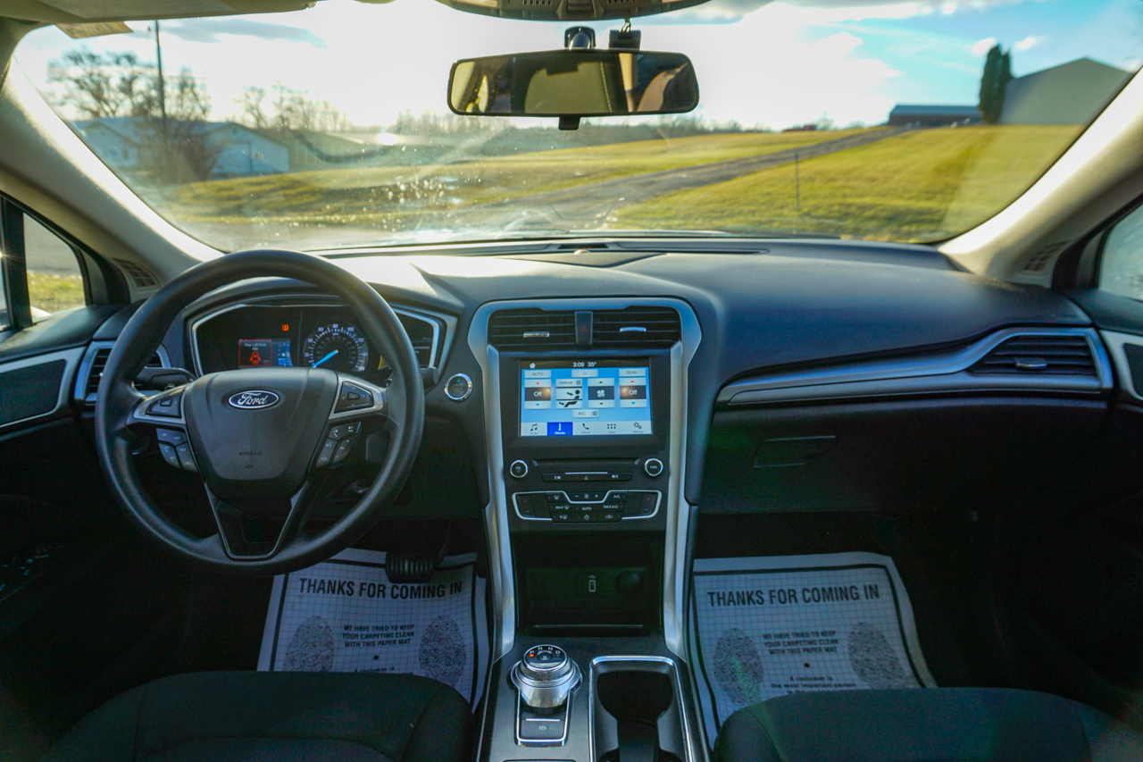 Ford Fusion SE FWD 2017