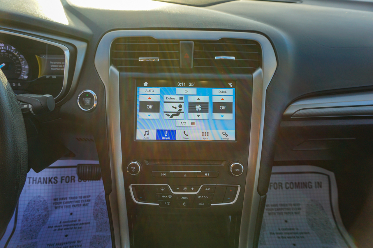 Ford Fusion SE FWD 2017