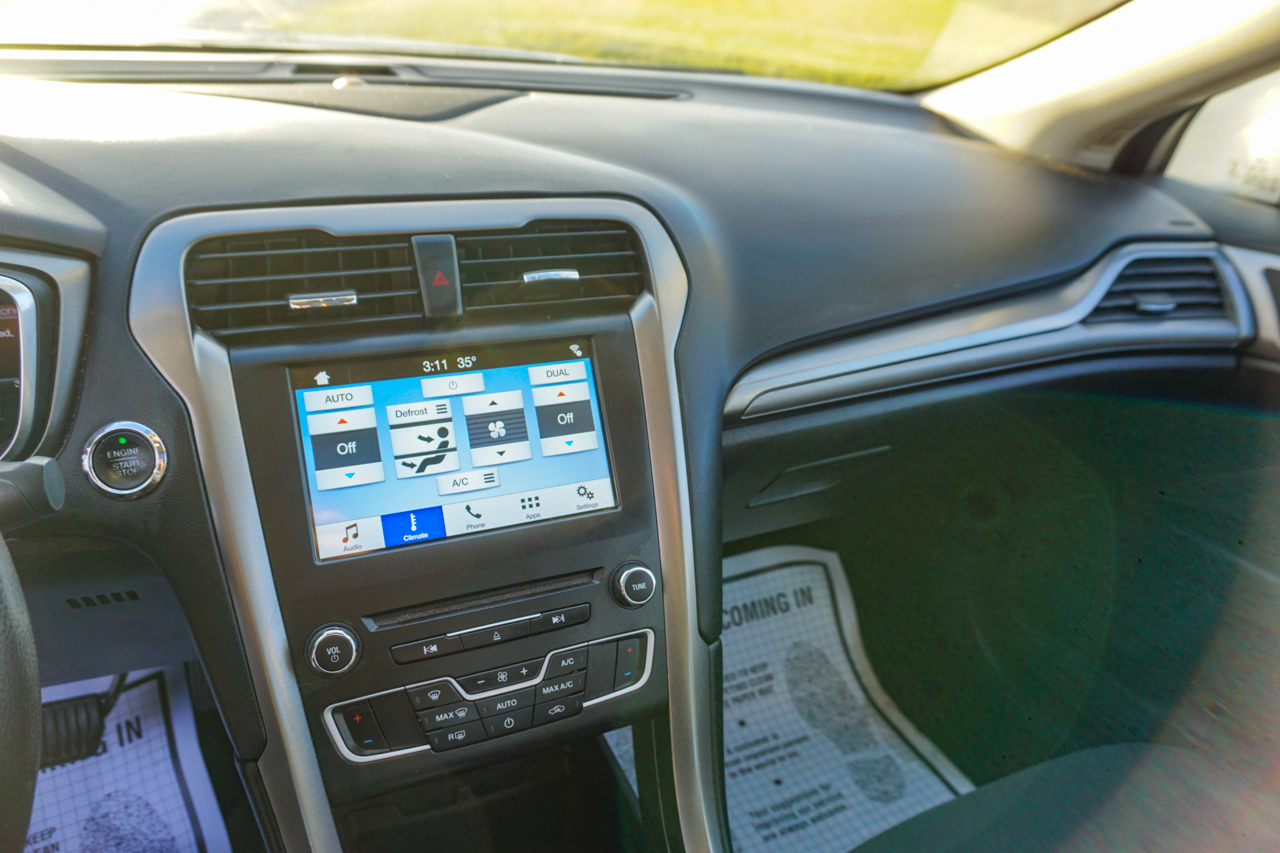 Ford Fusion SE FWD 2017