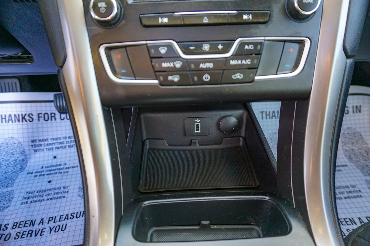 Ford Fusion SE FWD 2017