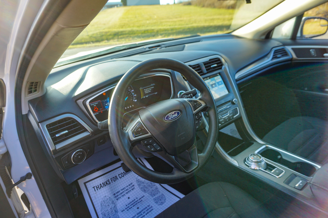 Ford Fusion SE FWD 2017