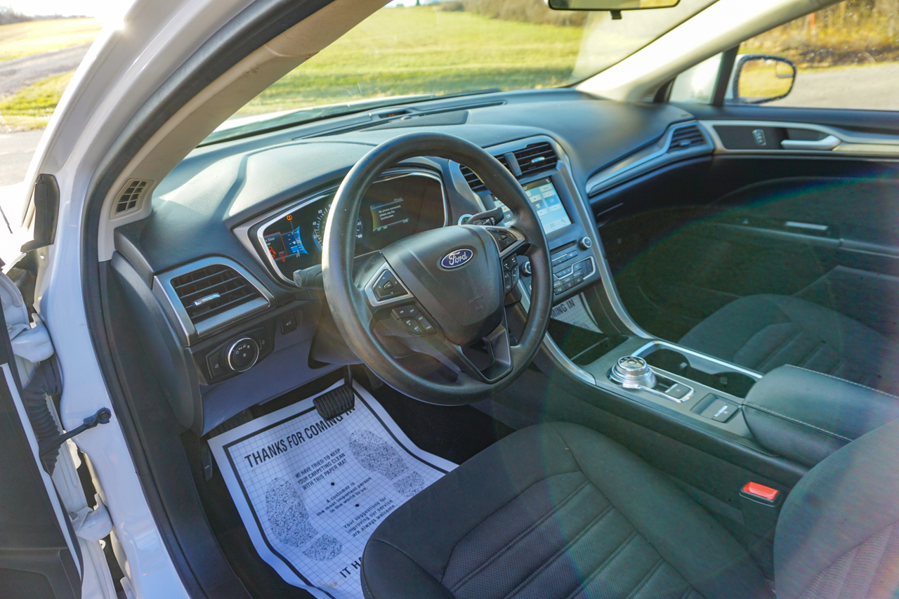 Ford Fusion SE FWD 2017