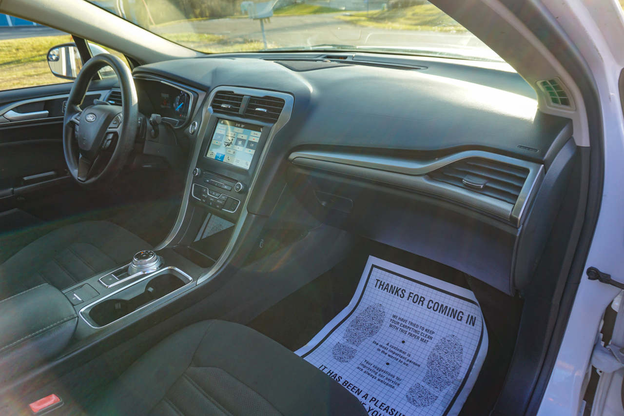 Ford Fusion SE FWD 2017