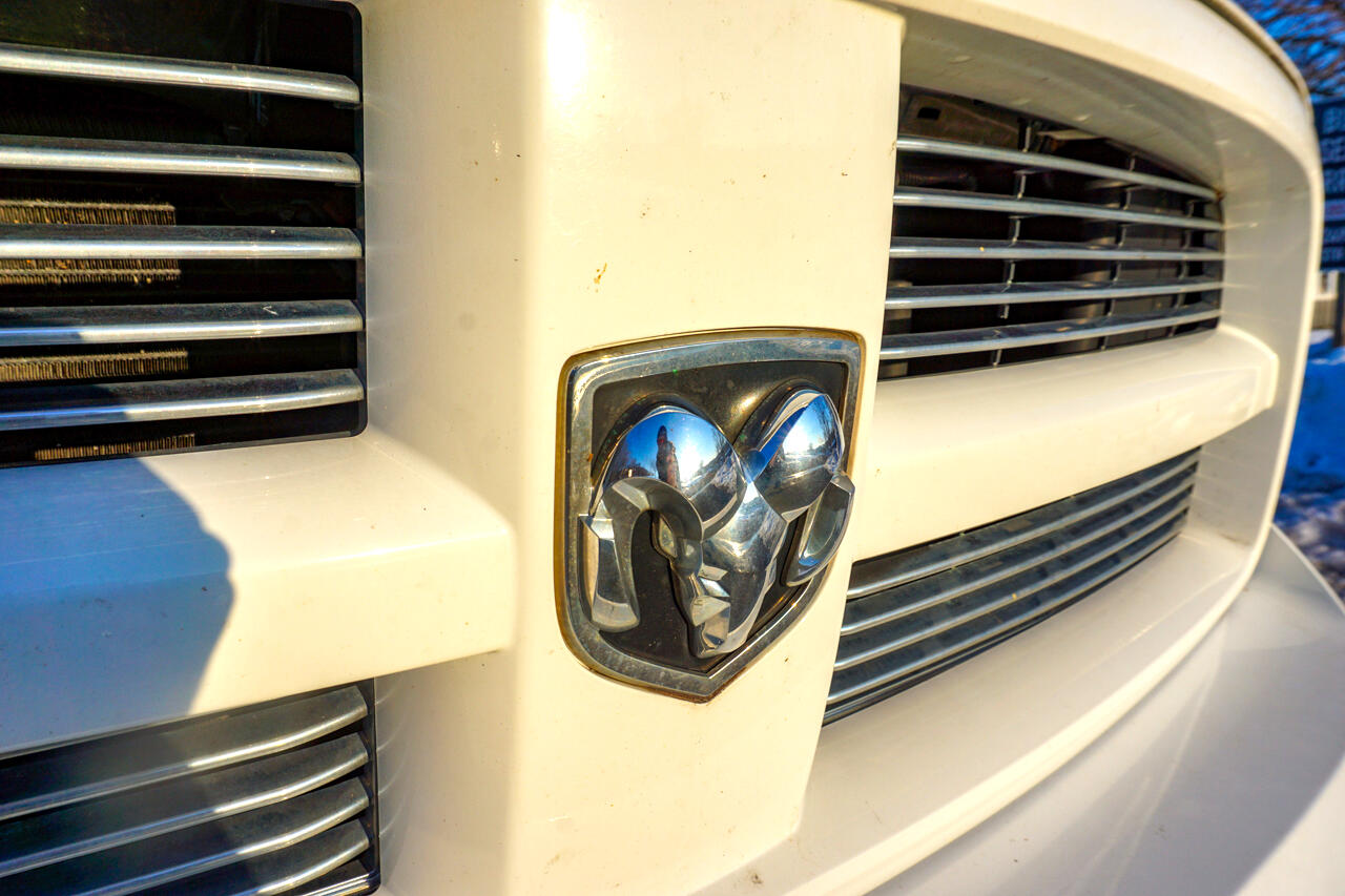 Dodge Ram 1500 4WD Crew Cab 140.5" Sport 2010