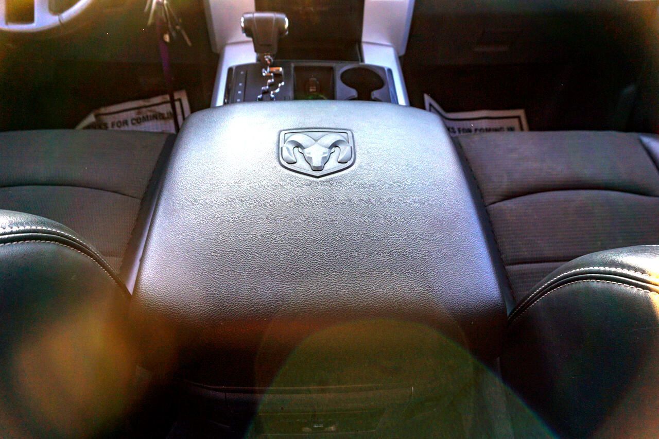 Dodge Ram 1500 4WD Crew Cab 140.5" Sport 2010