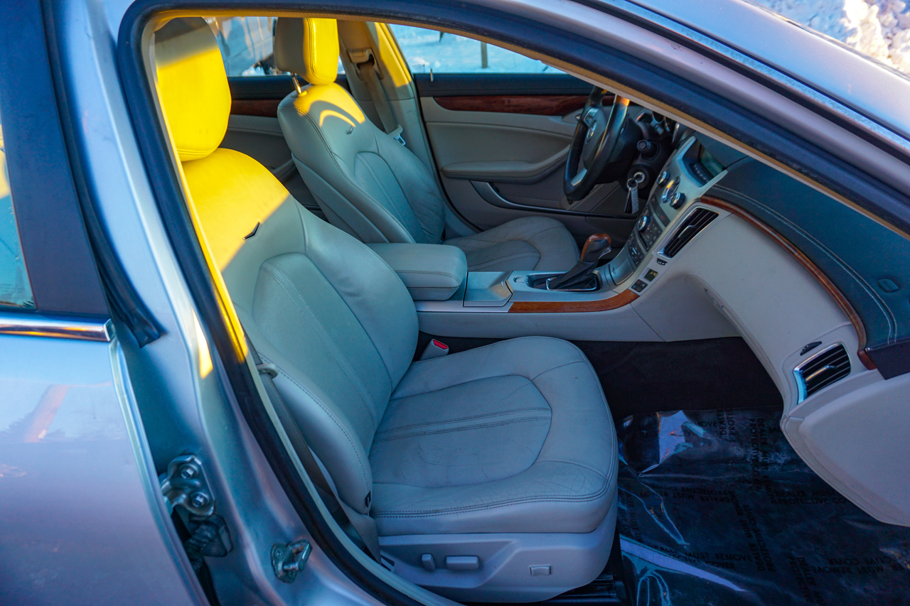 Cadillac CTS Sedan 4dr Sdn 3.0L Luxury AWD 2010