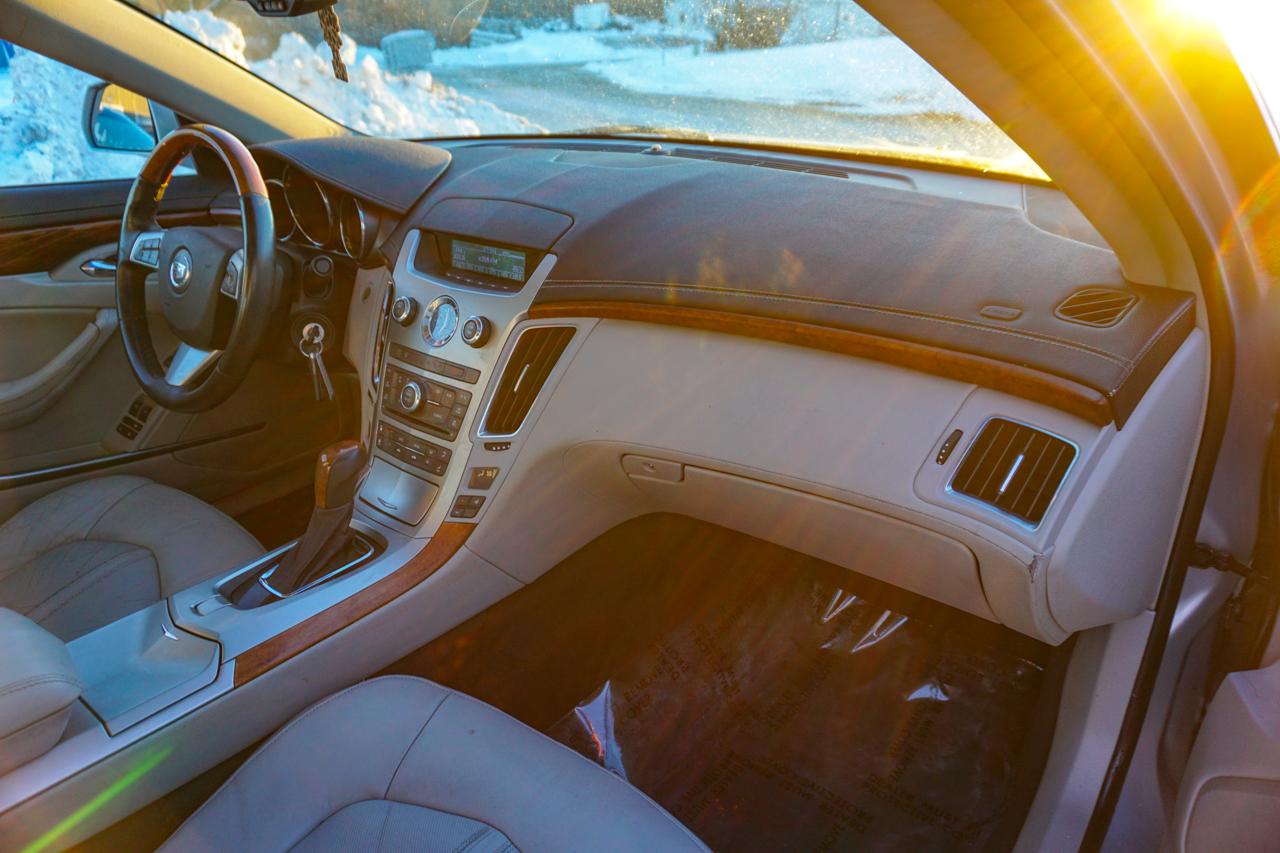 Cadillac CTS Sedan 4dr Sdn 3.0L Luxury AWD 2010