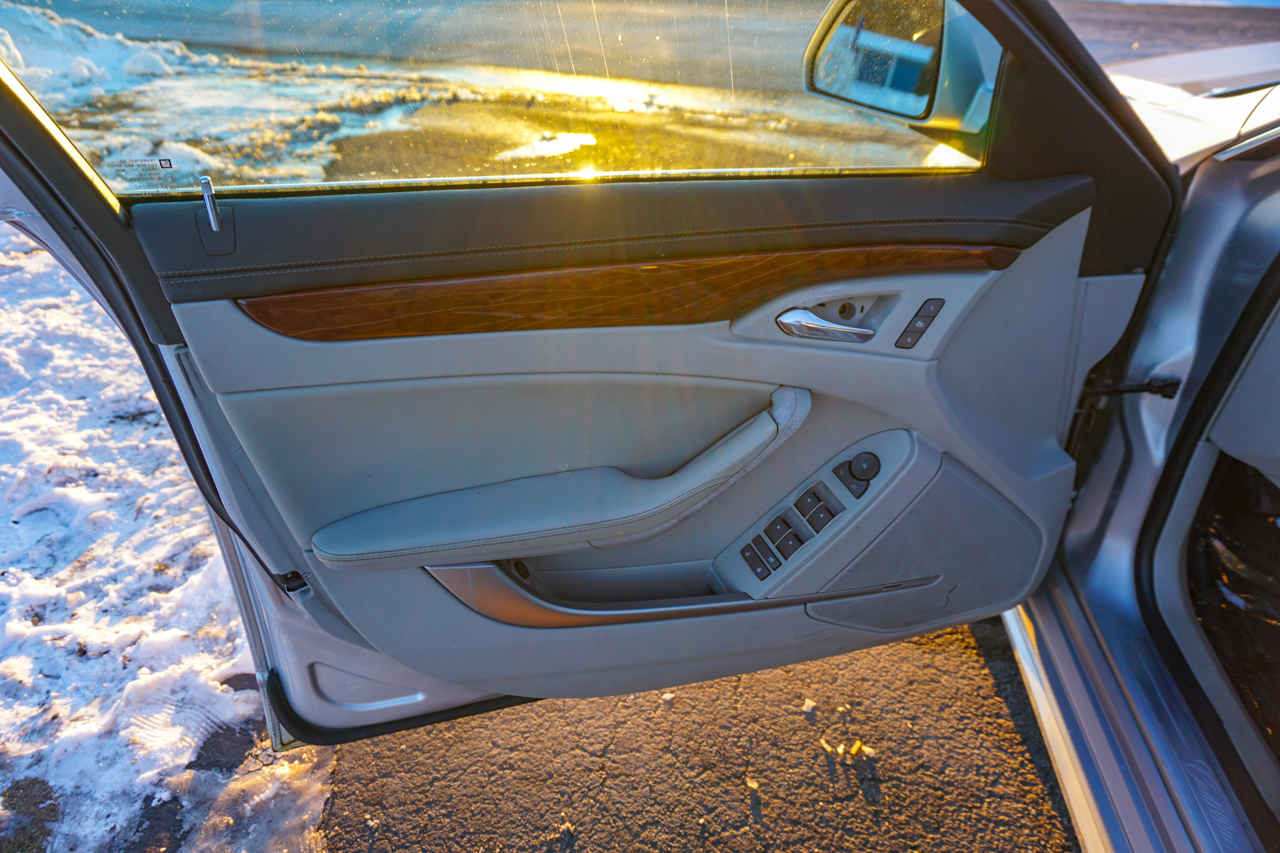 Cadillac CTS Sedan 4dr Sdn 3.0L Luxury AWD 2010