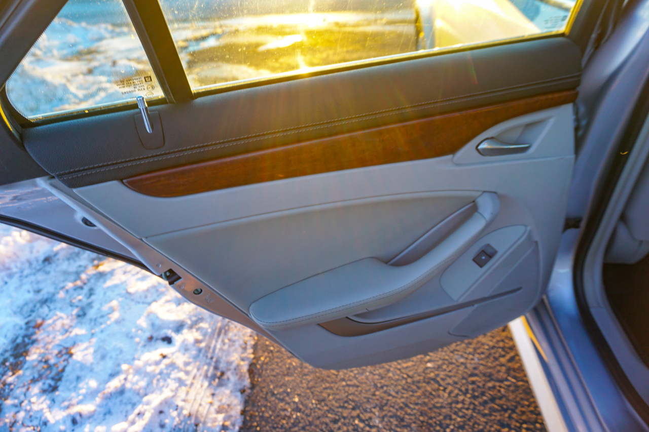 Cadillac CTS Sedan 4dr Sdn 3.0L Luxury AWD 2010