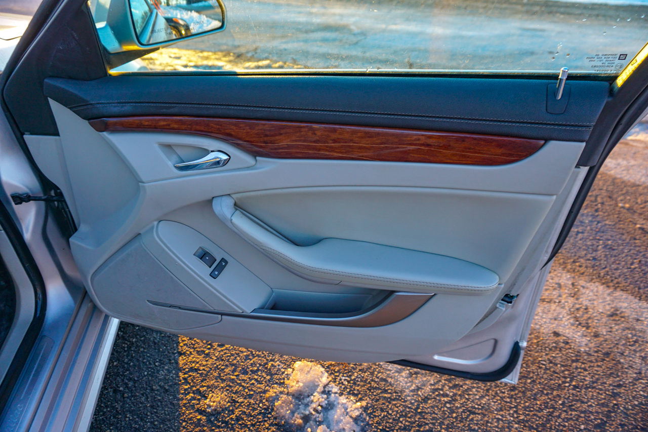 Cadillac CTS Sedan 4dr Sdn 3.0L Luxury AWD 2010