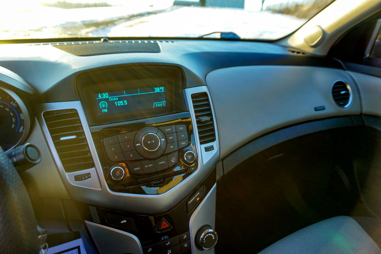 Chevrolet Cruze Limited 4dr Sdn Auto LS 2016