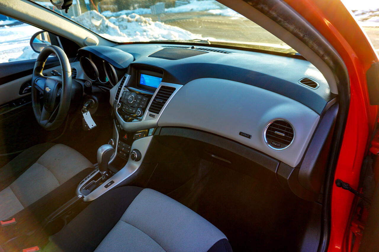 Chevrolet Cruze Limited 4dr Sdn Auto LS 2016