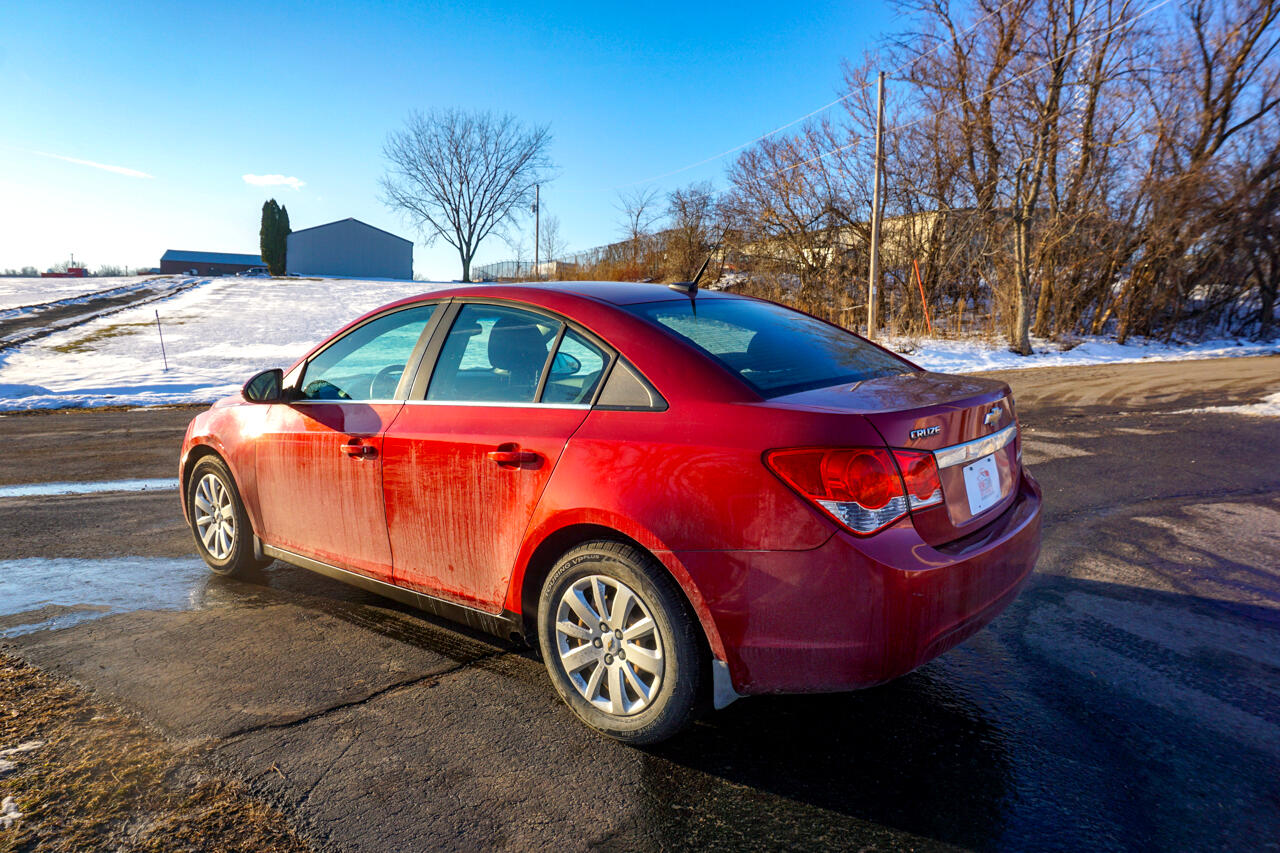 Chevrolet Cruze 4dr Sdn LT w/1LT 2011