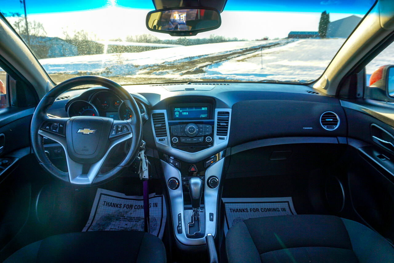 Chevrolet Cruze 4dr Sdn LT w/1LT 2011