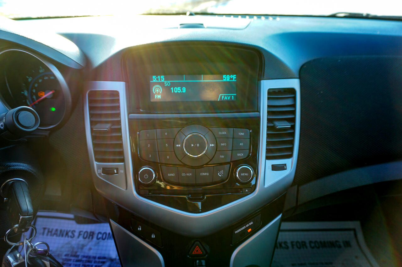 Chevrolet Cruze 4dr Sdn LT w/1LT 2011