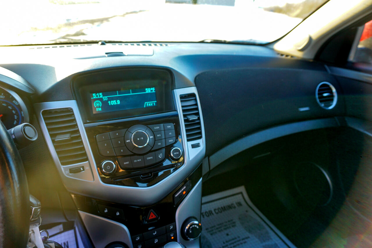 Chevrolet Cruze 4dr Sdn LT w/1LT 2011