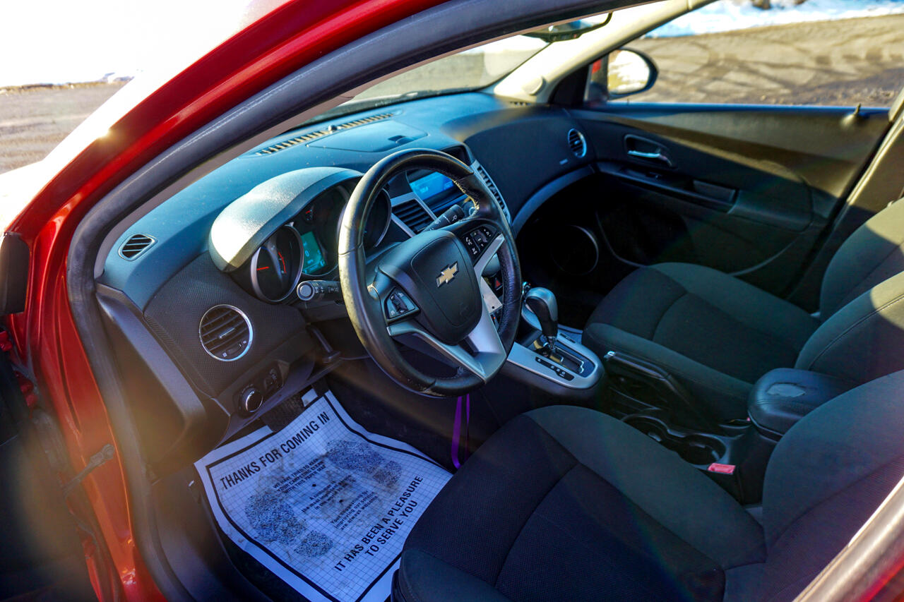 Chevrolet Cruze 4dr Sdn LT w/1LT 2011