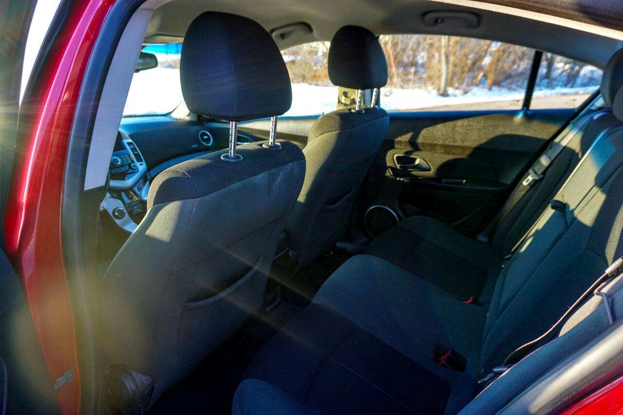 Chevrolet Cruze 4dr Sdn LT w/1LT 2011