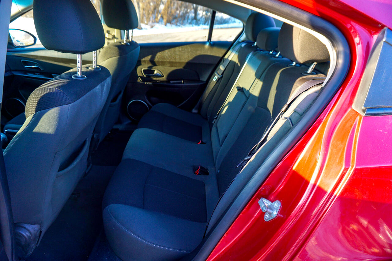 Chevrolet Cruze 4dr Sdn LT w/1LT 2011