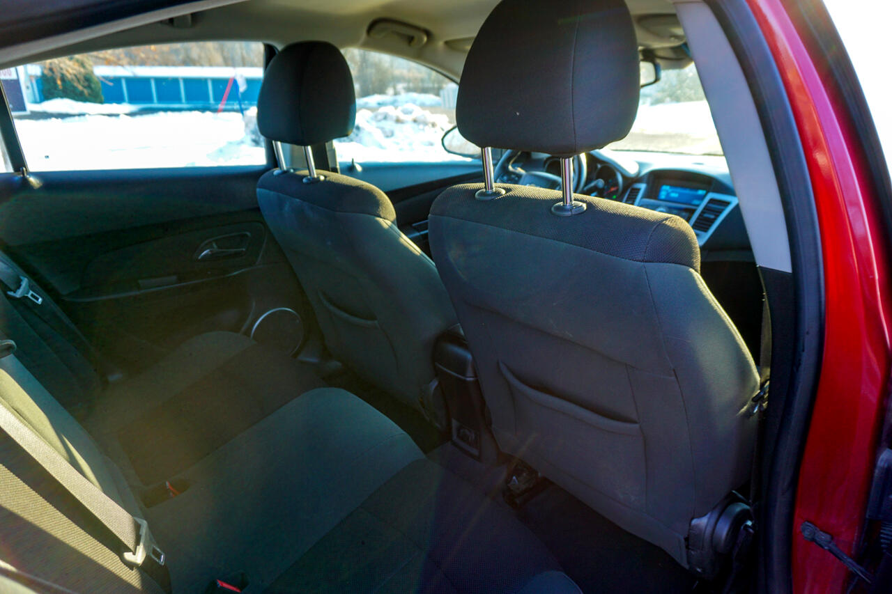 Chevrolet Cruze 4dr Sdn LT w/1LT 2011