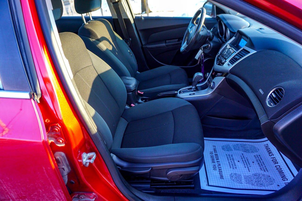 Chevrolet Cruze 4dr Sdn LT w/1LT 2011