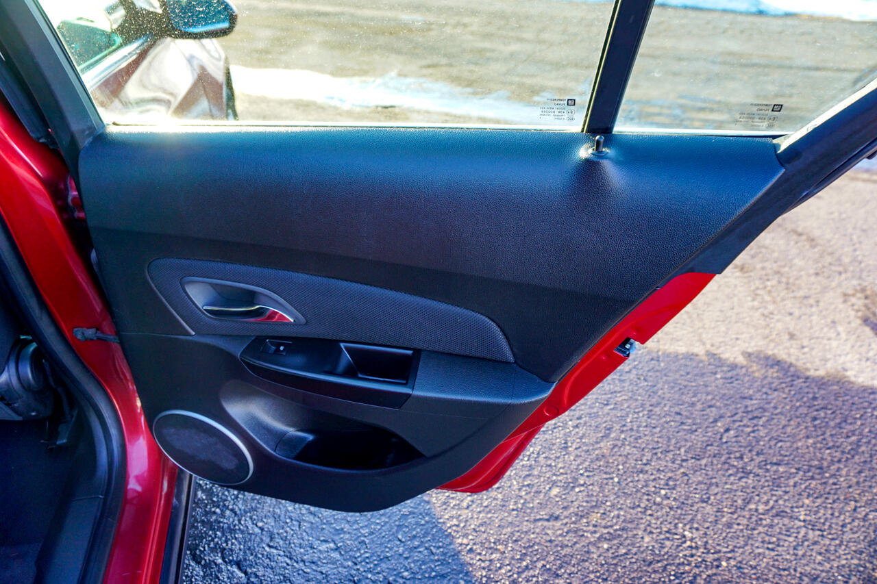 Chevrolet Cruze 4dr Sdn LT w/1LT 2011