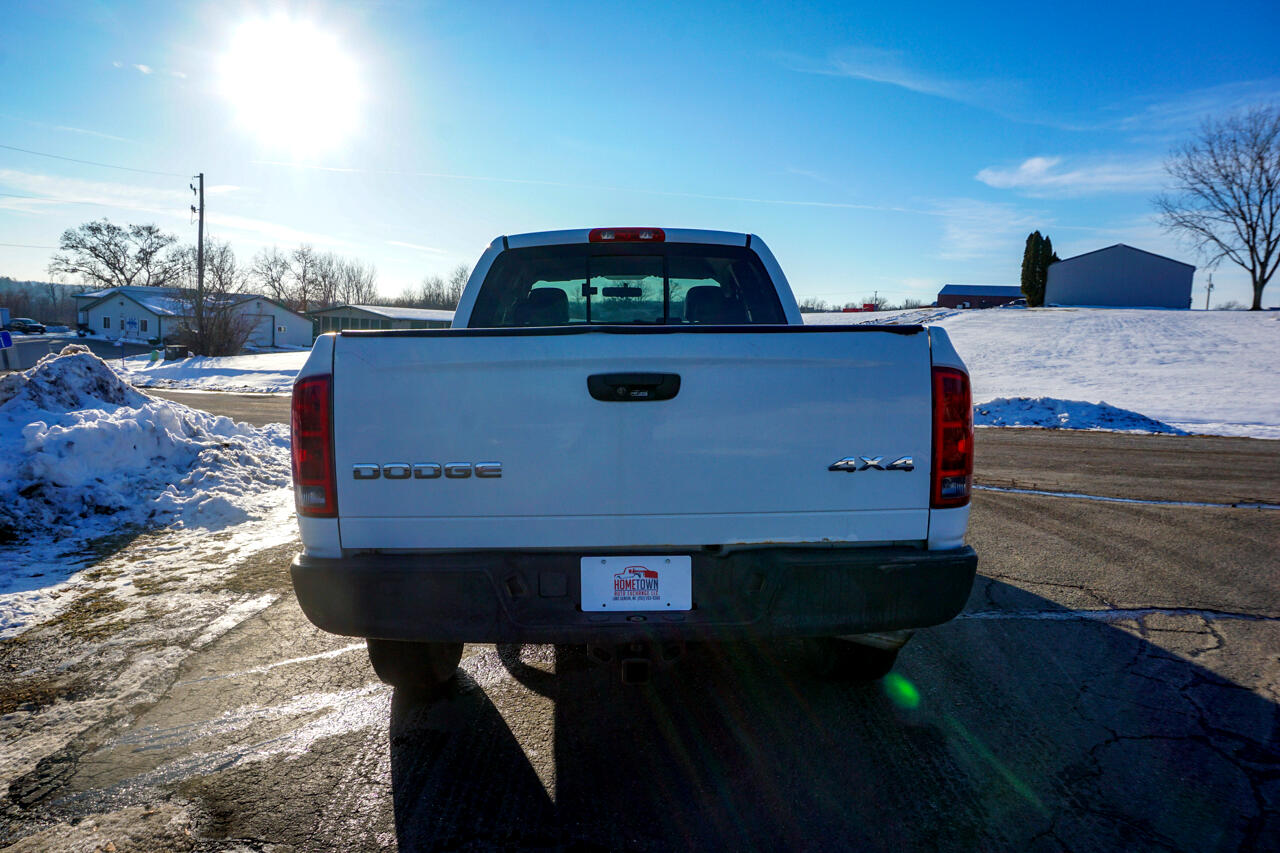 Dodge Ram 1500 4dr Quad Cab 140.5" WB 4WD ST 2004