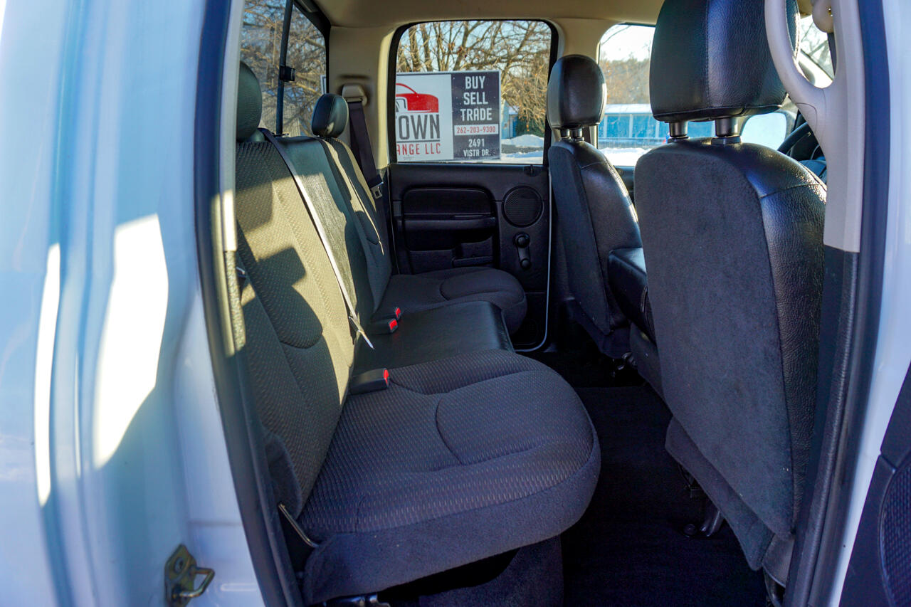 Dodge Ram 1500 4dr Quad Cab 140.5" WB 4WD ST 2004