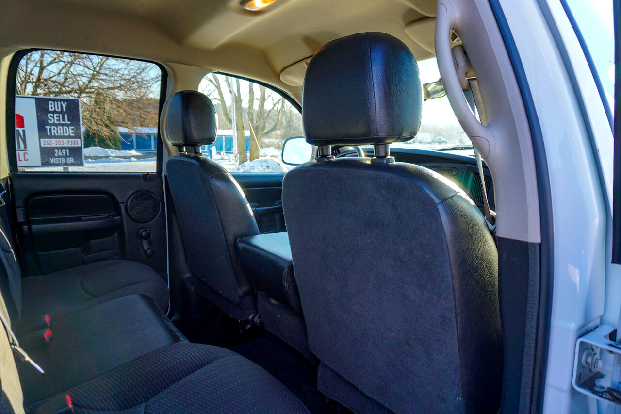 Dodge Ram 1500 4dr Quad Cab 140.5" WB 4WD ST 2004