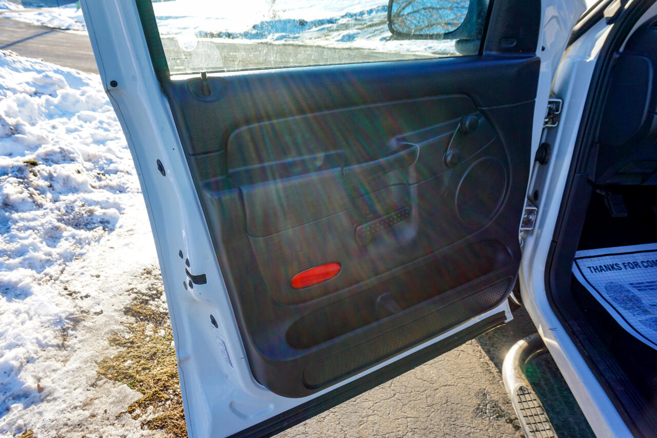 Dodge Ram 1500 4dr Quad Cab 140.5" WB 4WD ST 2004