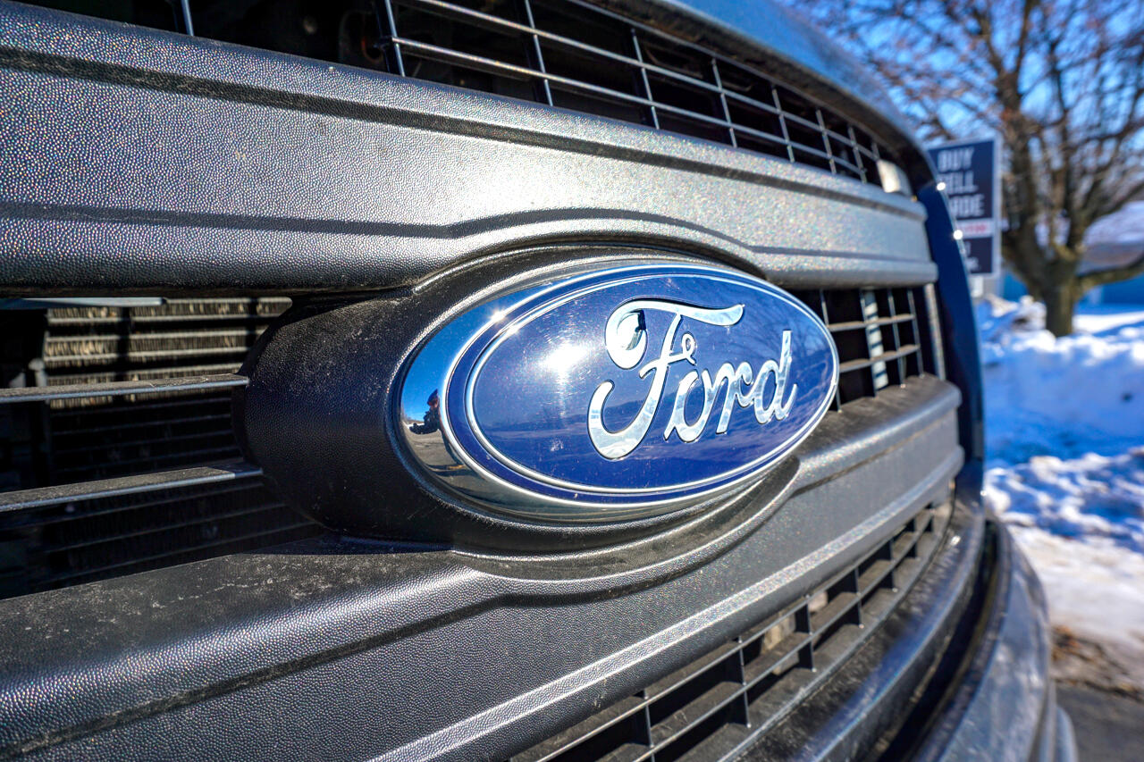 Ford F-150 4WD SuperCab 145" Lariat 2013