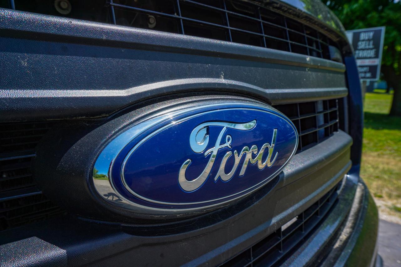 Ford F-150 4WD SuperCab 145" Lariat 2013