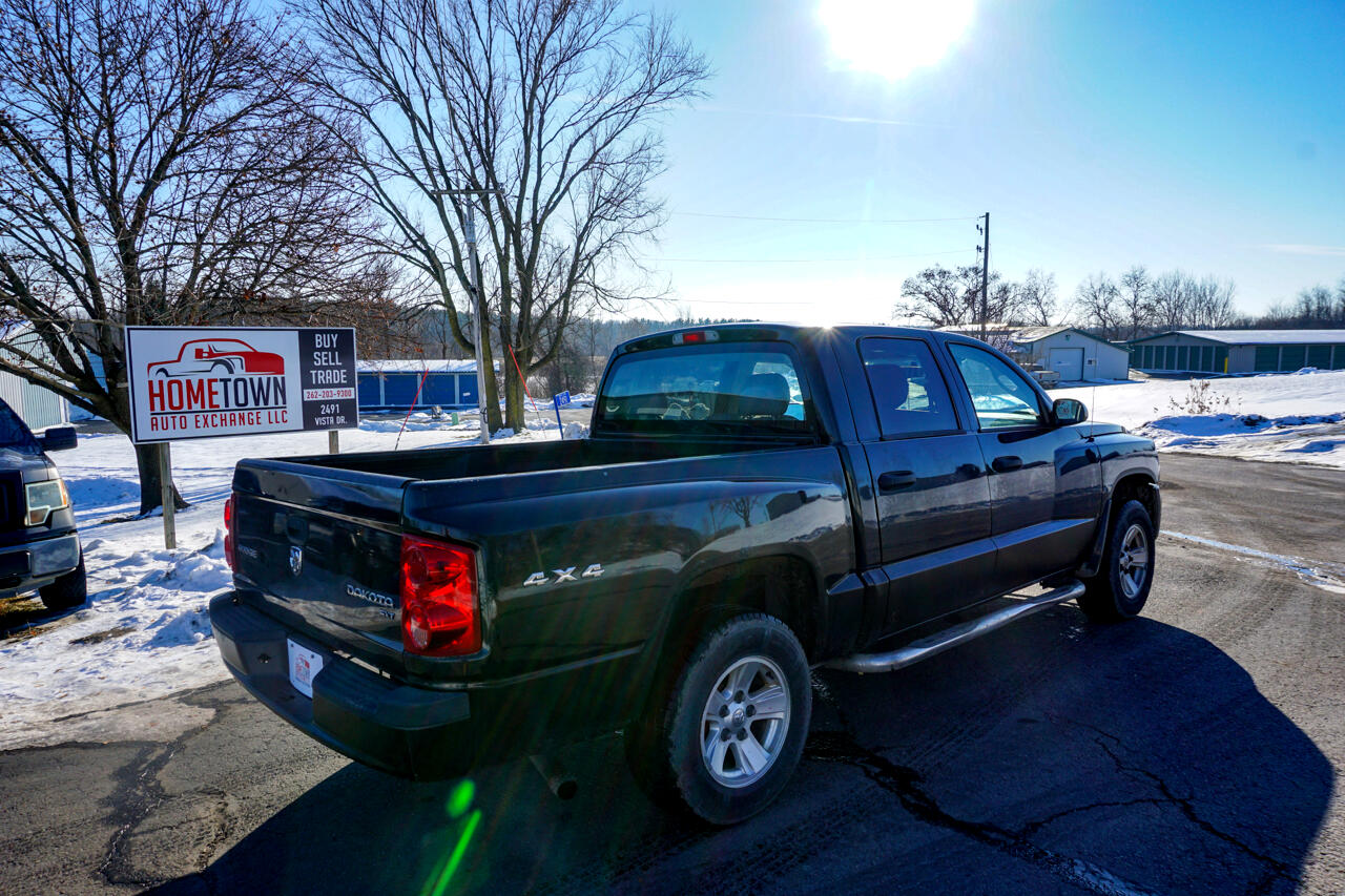 RAM Dakota 4WD Crew Cab SXT 2011