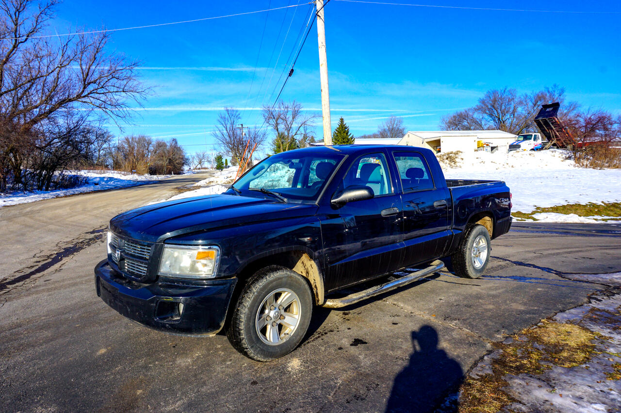 RAM Dakota 4WD Crew Cab SXT 2011