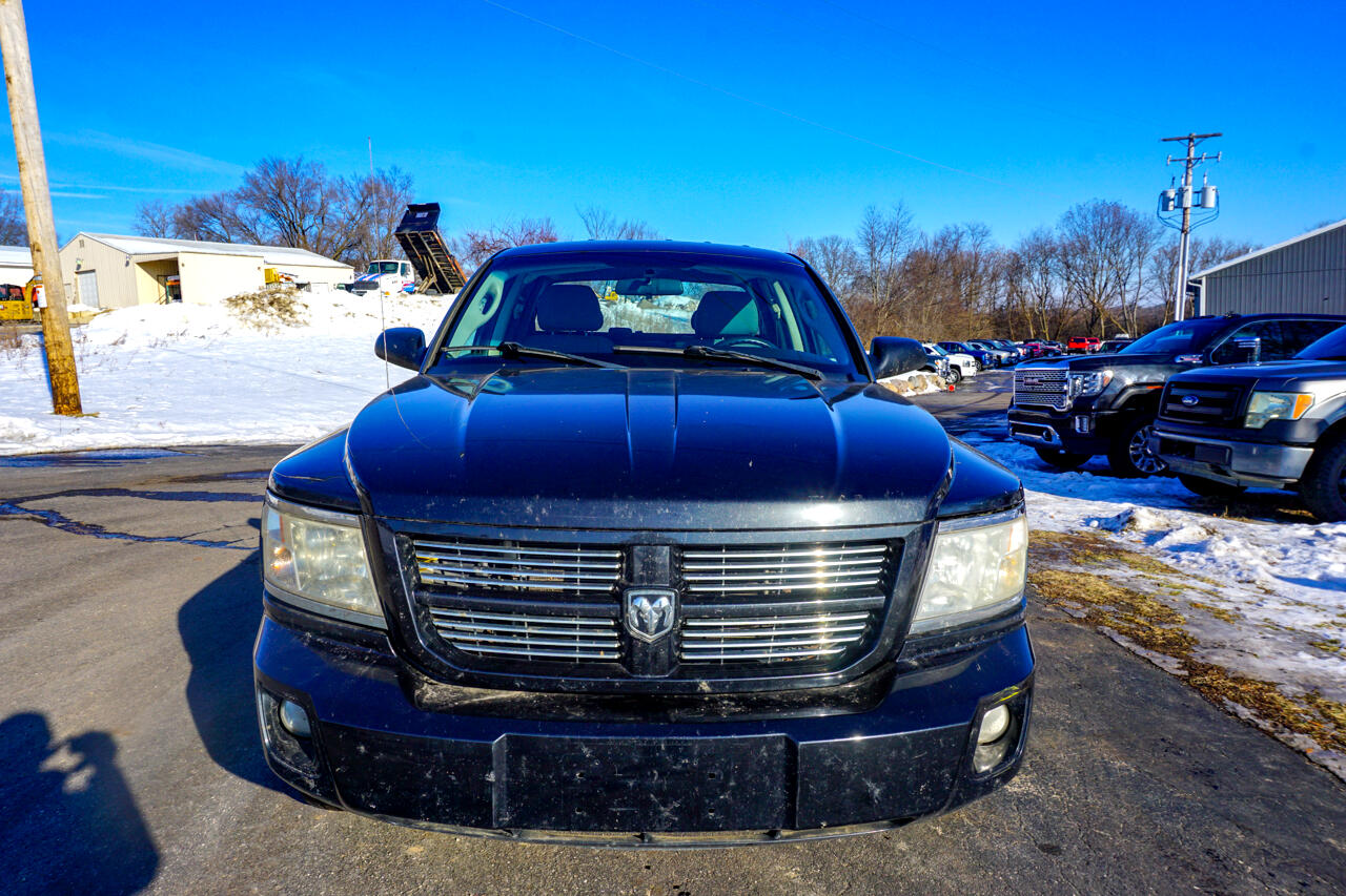 RAM Dakota 4WD Crew Cab SXT 2011