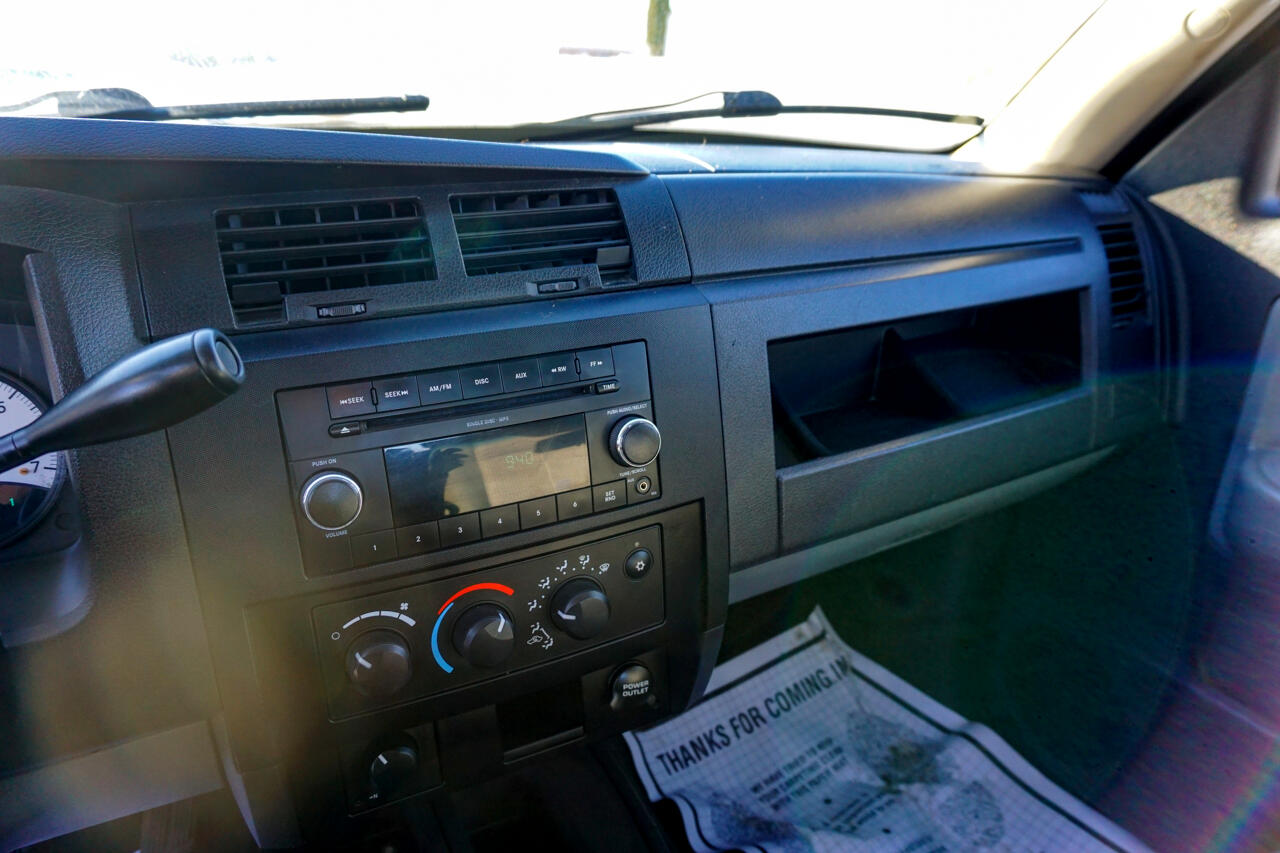 RAM Dakota 4WD Crew Cab SXT 2011