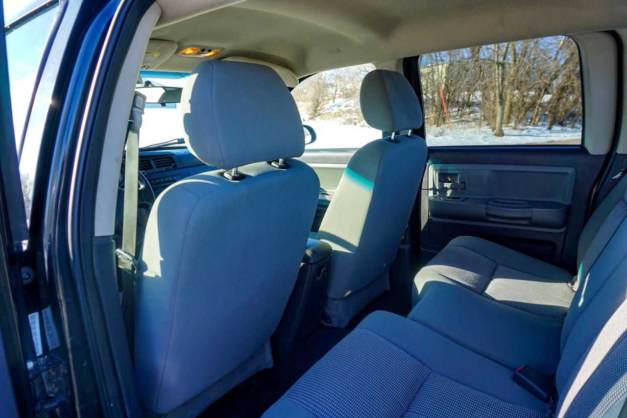 RAM Dakota 4WD Crew Cab SXT 2011