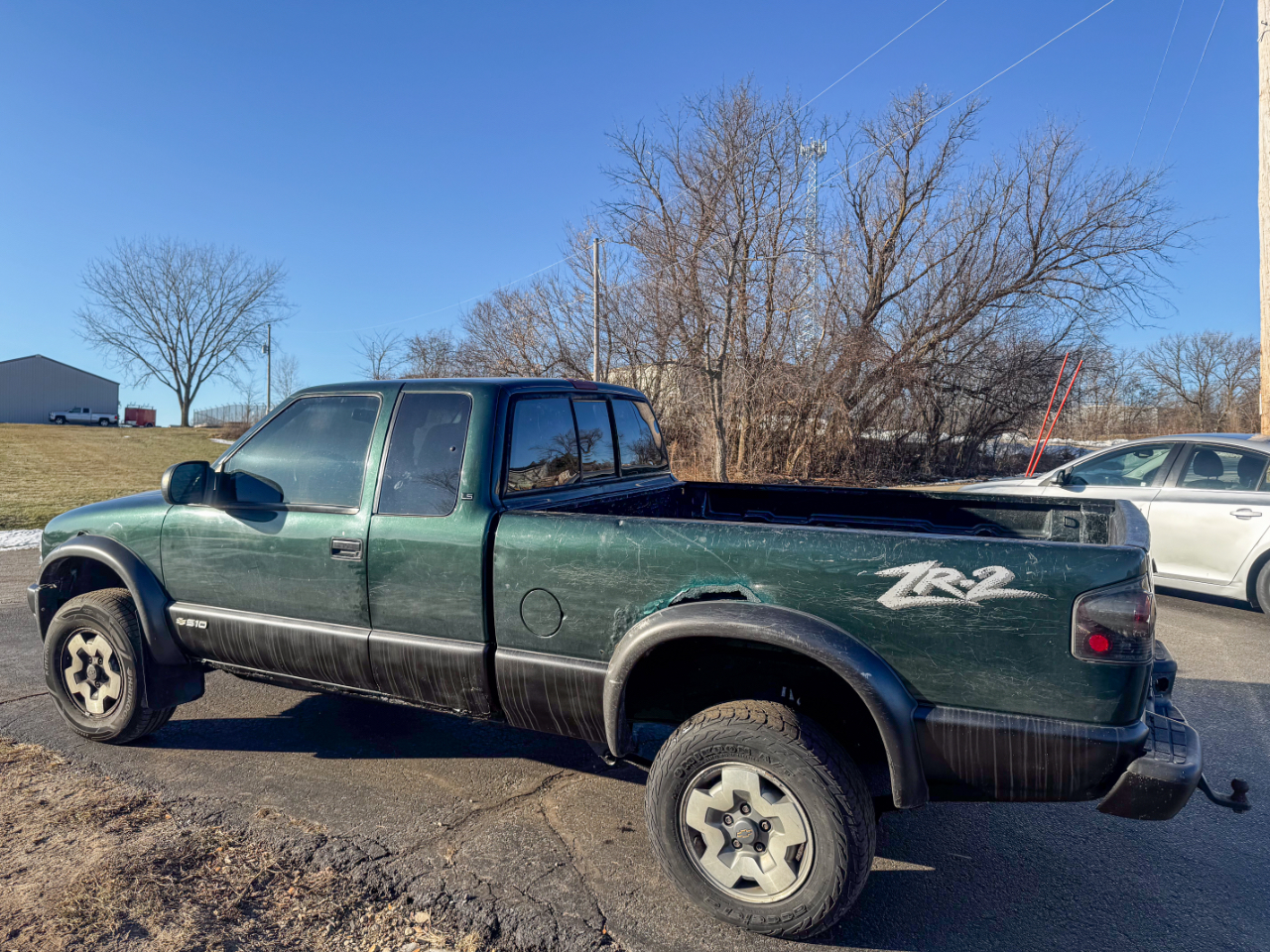Chevrolet S-10 Ext Cab 123" WB 4WD LS 2002