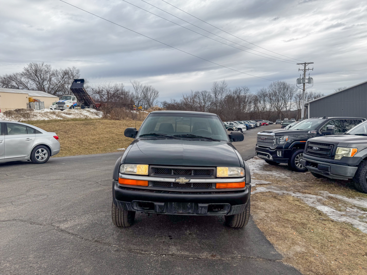 Chevrolet S-10 Ext Cab 123" WB 4WD LS 2002