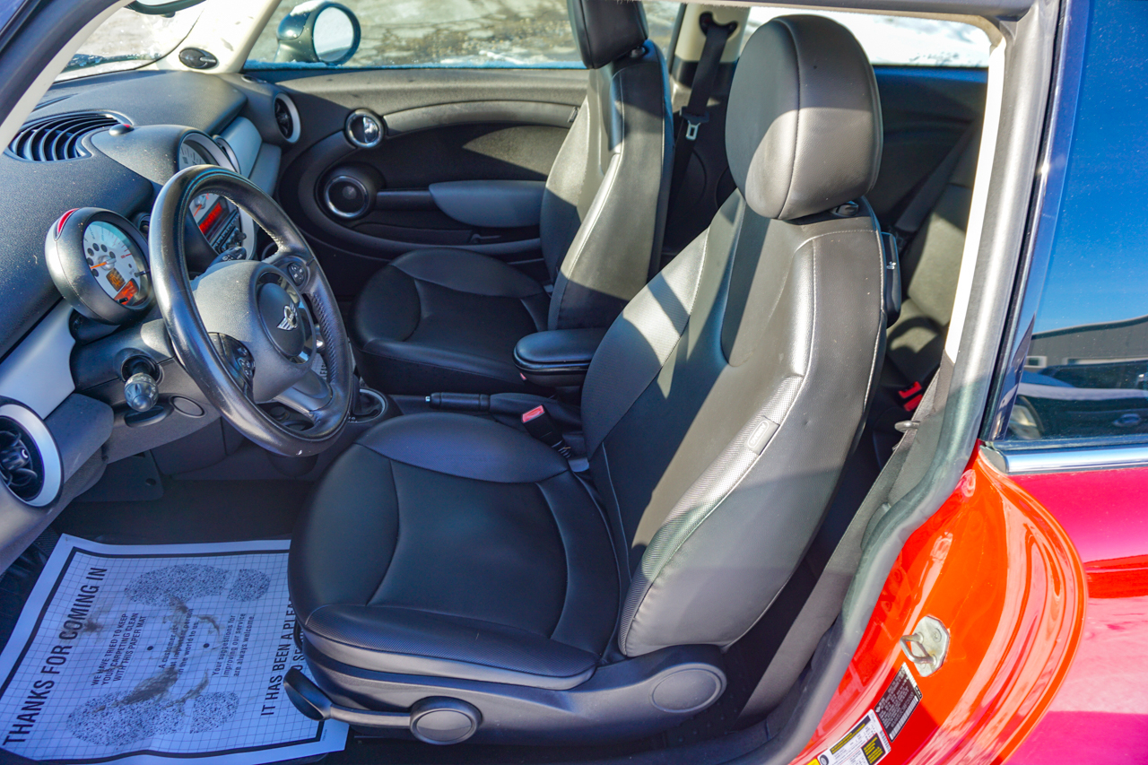 MINI Cooper Hardtop 2dr Cpe 2011