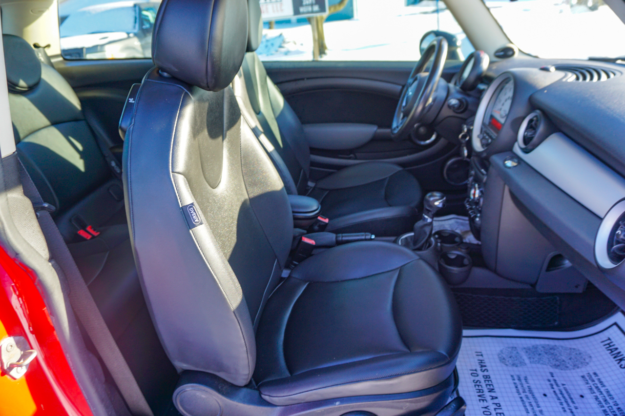MINI Cooper Hardtop 2dr Cpe 2011