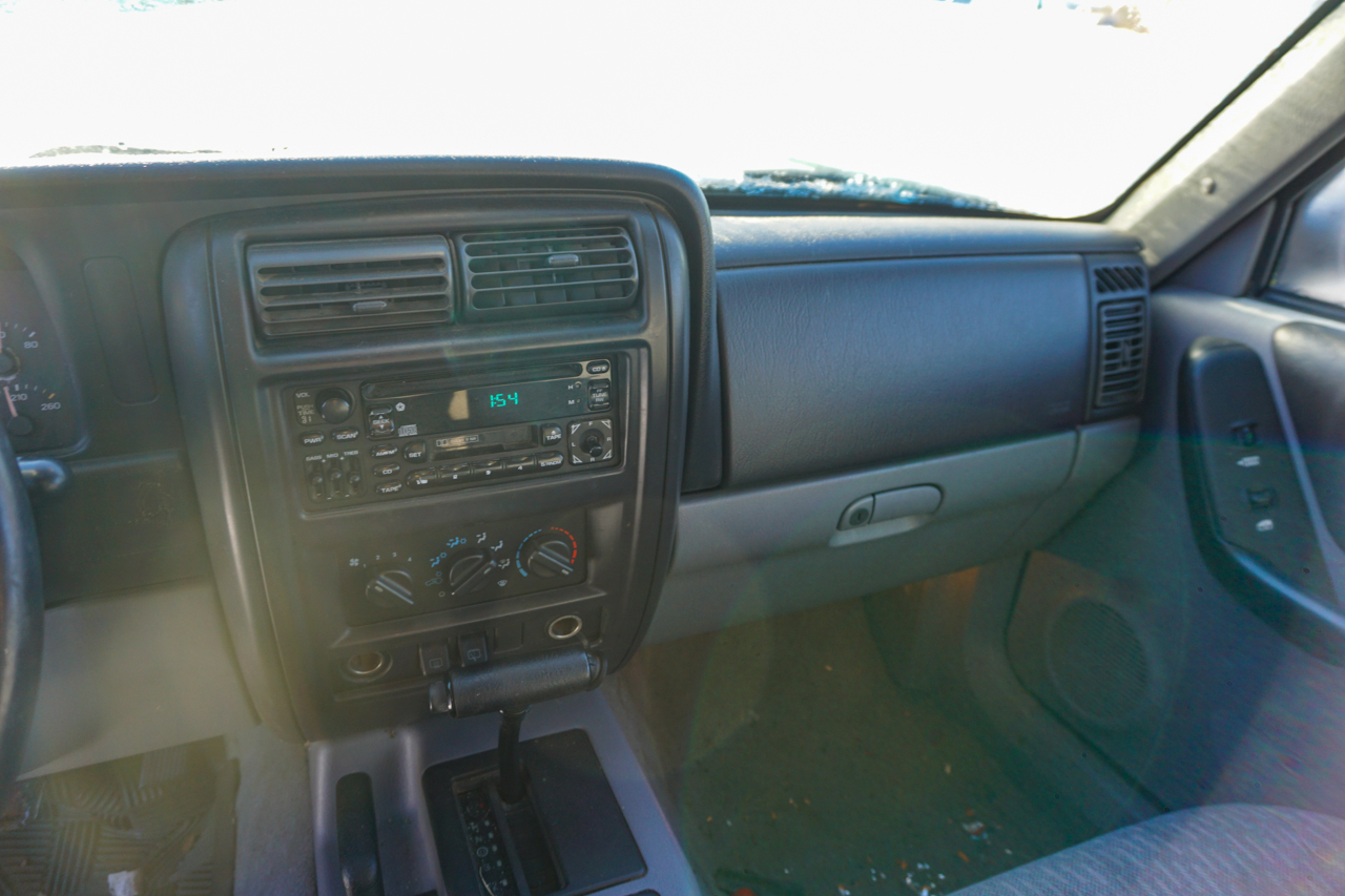 Jeep Cherokee 4dr Sport 4WD 1997