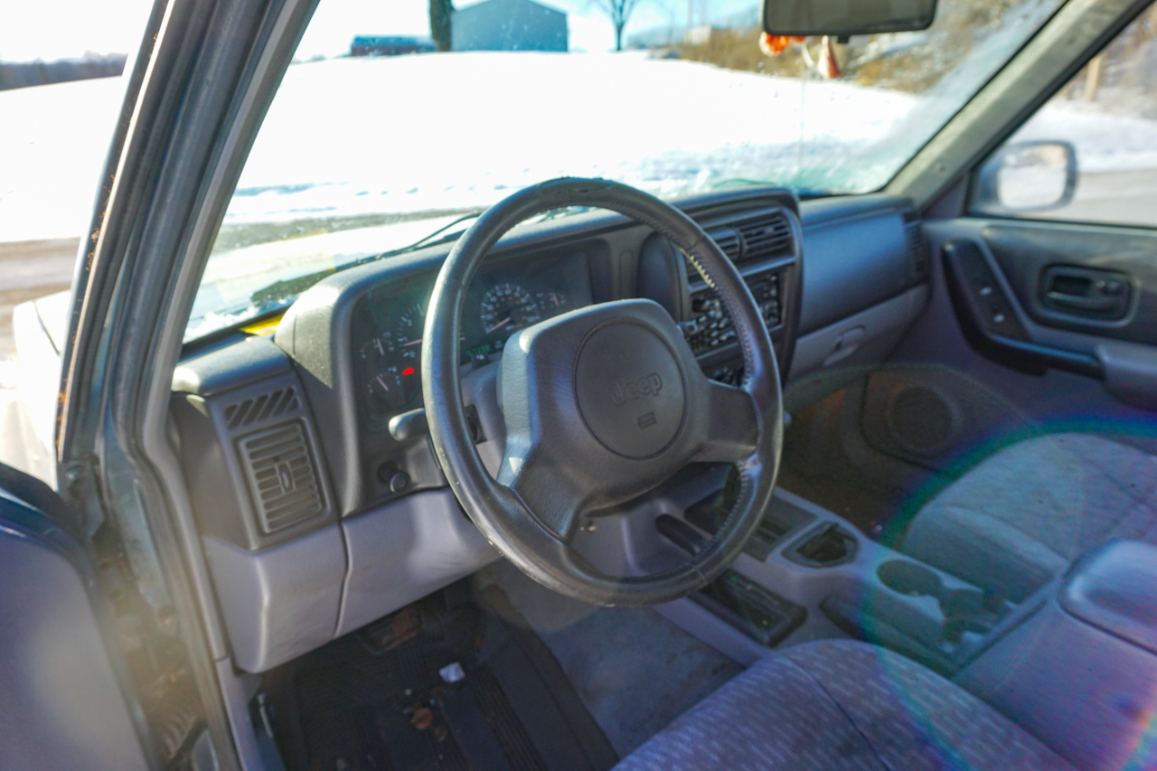 Jeep Cherokee 4dr Sport 4WD 1997