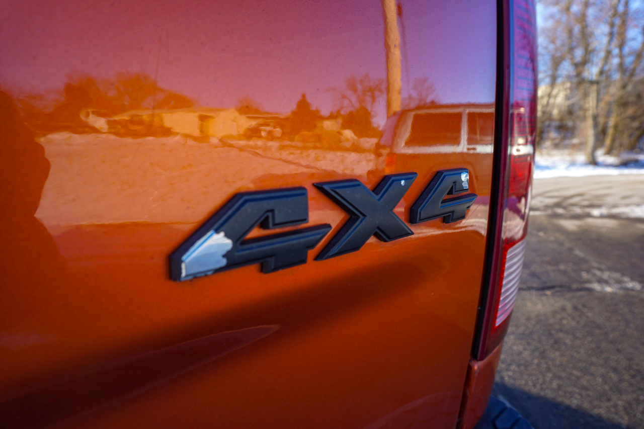 Dodge Ram 1500 4WD Quad Cab 140.5" Sport 2010