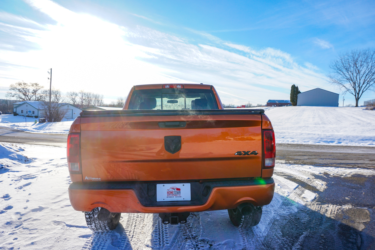 Dodge Ram 1500 4WD Quad Cab 140.5" Sport 2010